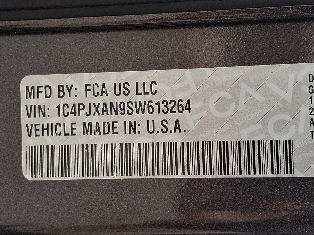 Used 2025 Jeep Wrangler Sport AWD/4WD image 32