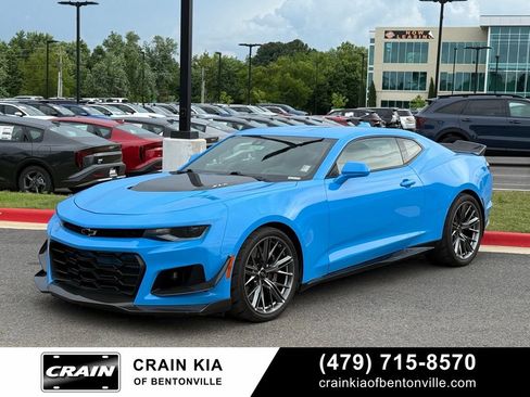 Used 2022 Chevrolet Camaro ZL1 RWD image 3