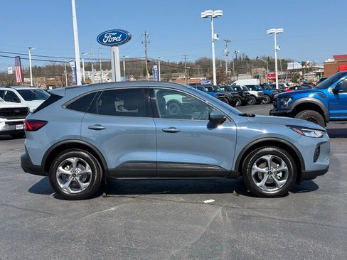 Used 2025 Ford Escape ST-Line Select image 2