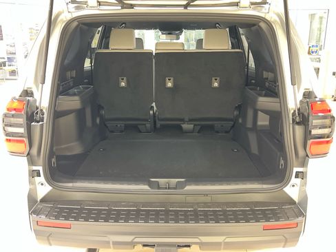 New 2026 Toyota 4Runner SR5 AWD/4WD image 8