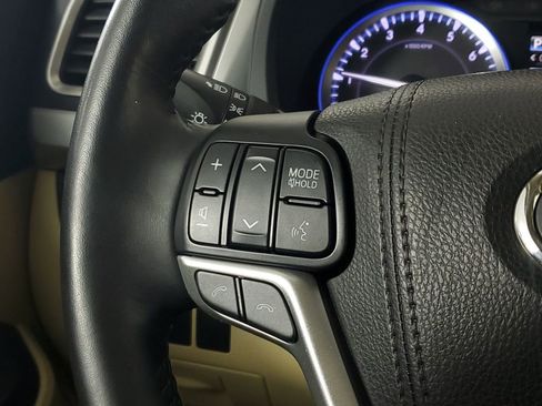 Certified 2017 Toyota Highlander XLE image 26