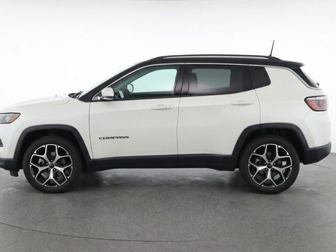 Used 2025 Jeep Compass Limited image 5