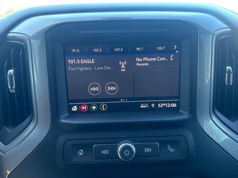 Used 2022 Chevrolet Silverado 1500 Custom AWD/4WD image 32