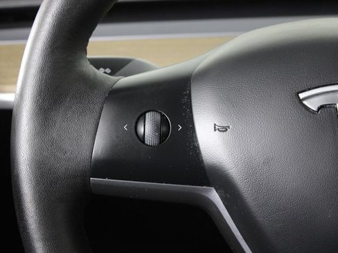 Used 2023 Tesla Model Y Long Range AWD/4WD image 25