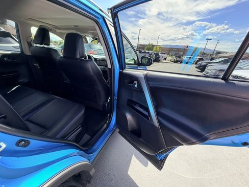 Used 2018 Toyota RAV4 Limited AWD/4WD image 19