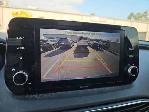 Used 2021 Hyundai Santa Fe SEL w/ Convenience Package image 19