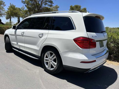 Used 2015 Mercedes-Benz GL 450 4MATIC image 3