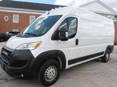 Used 2025 RAM ProMaster 2500 w/ Convenience Group FWD image 11