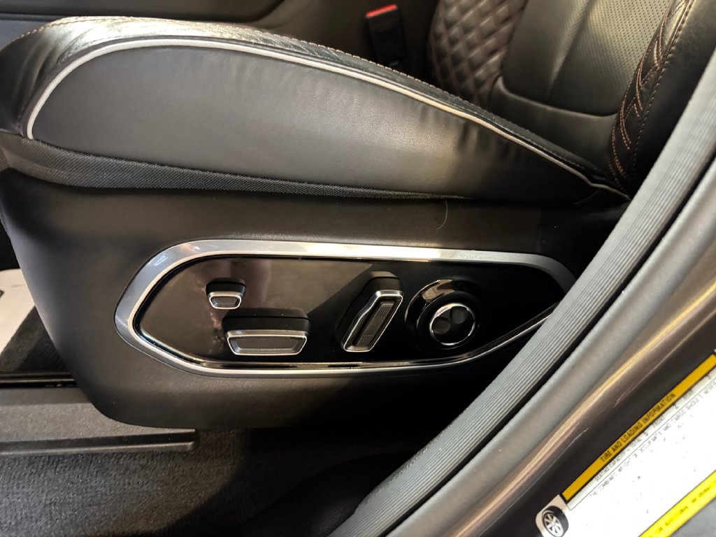 Used 2023 Jeep Grand Cherokee Summit AWD/4WD image 13