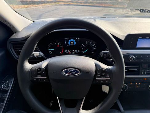 Used 2021 Ford Escape S image 4