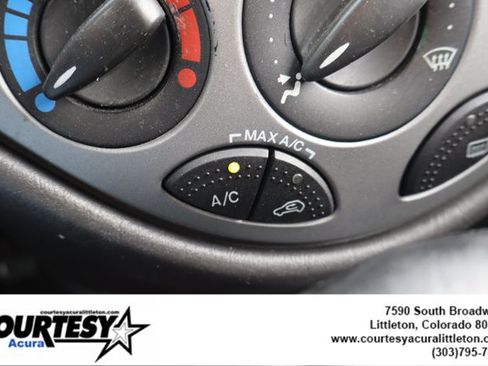 Used 2003 Ford Focus ZX3 Hatchback FWD image 17