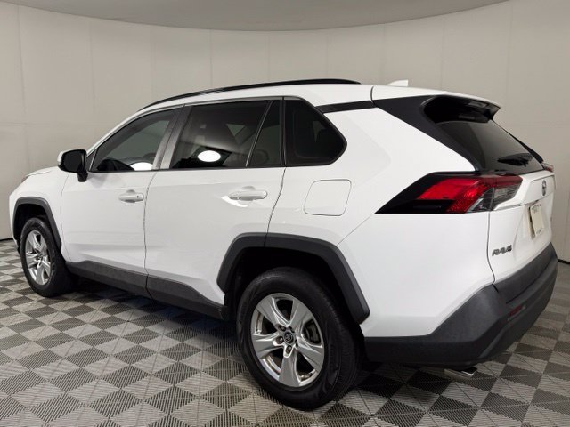 Used 2019 Toyota RAV4 XLE FWD image 4