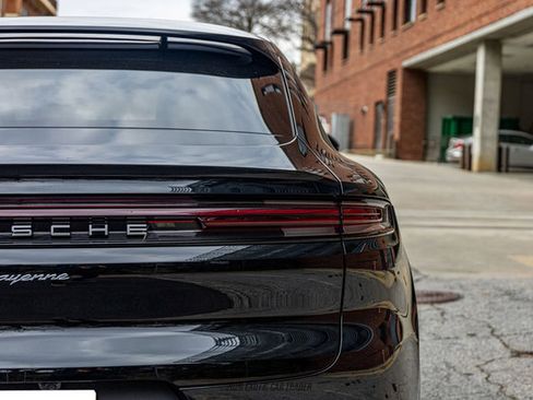 Used 2024 Porsche Cayenne Coupe image 46