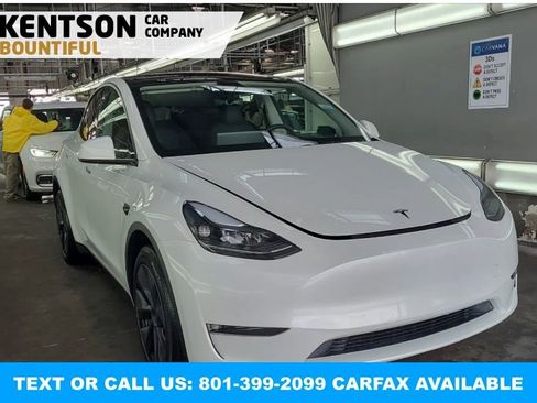 Used 2025 Tesla Model Y Long Range AWD/4WD image 2