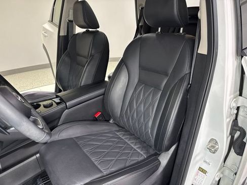 Used 2023 Nissan Rogue Platinum AWD/4WD image 15