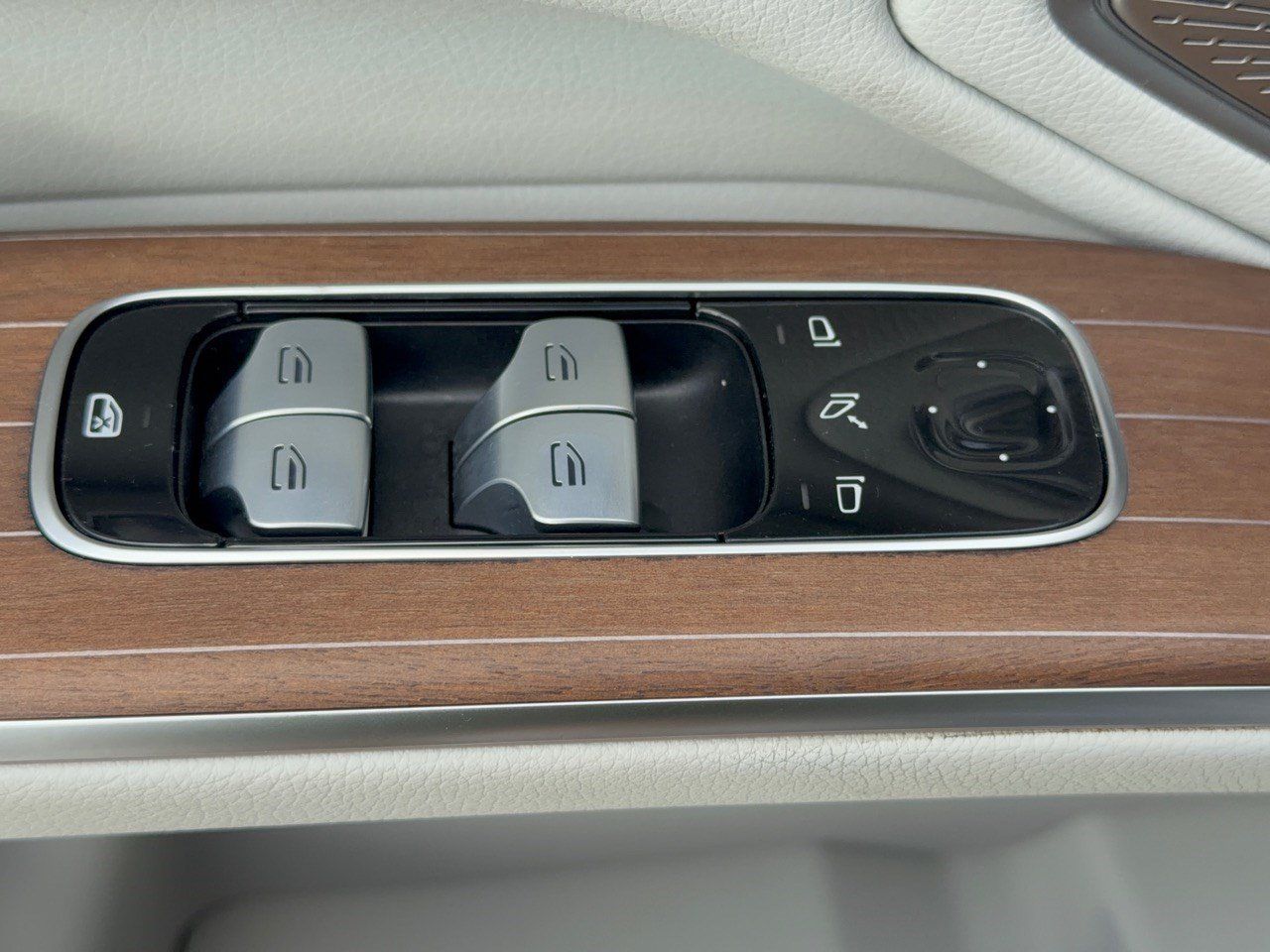 Certified 2023 Mercedes-Benz EQS 580 4MATIC Sedan image 15
