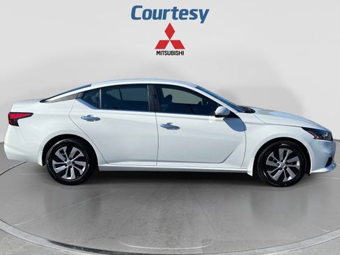 Used 2022 Nissan Altima 2.5 S FWD image 6