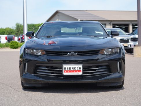 Used 2017 Chevrolet Camaro LT RWD image 8
