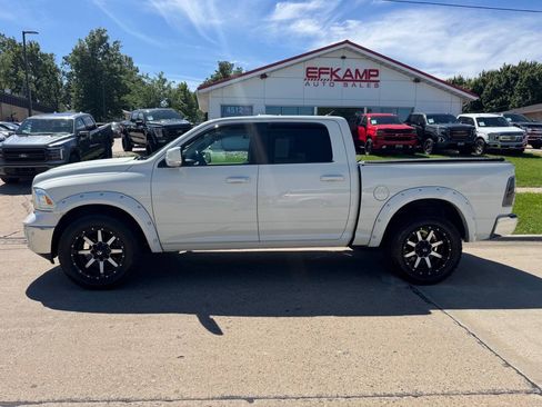 Used 2018 RAM 1500 Laramie w/ Convenience Group AWD/4WD image 2
