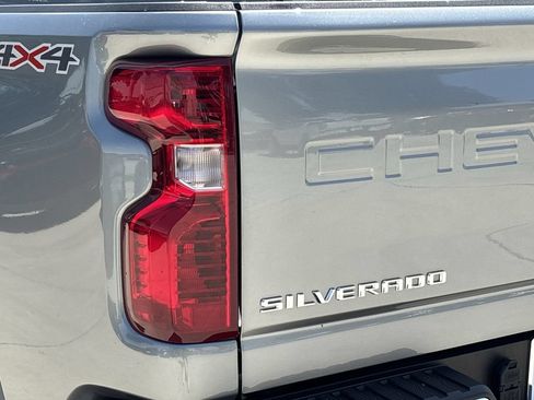 Used 2025 Chevrolet Silverado 2500 LT w/ Convenience Package AWD/4WD image 6