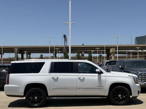 Used 2019 GMC Yukon XL Denali RWD image 3
