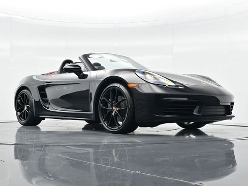 Certified 2024 Porsche 718 Boxster RWD image 38