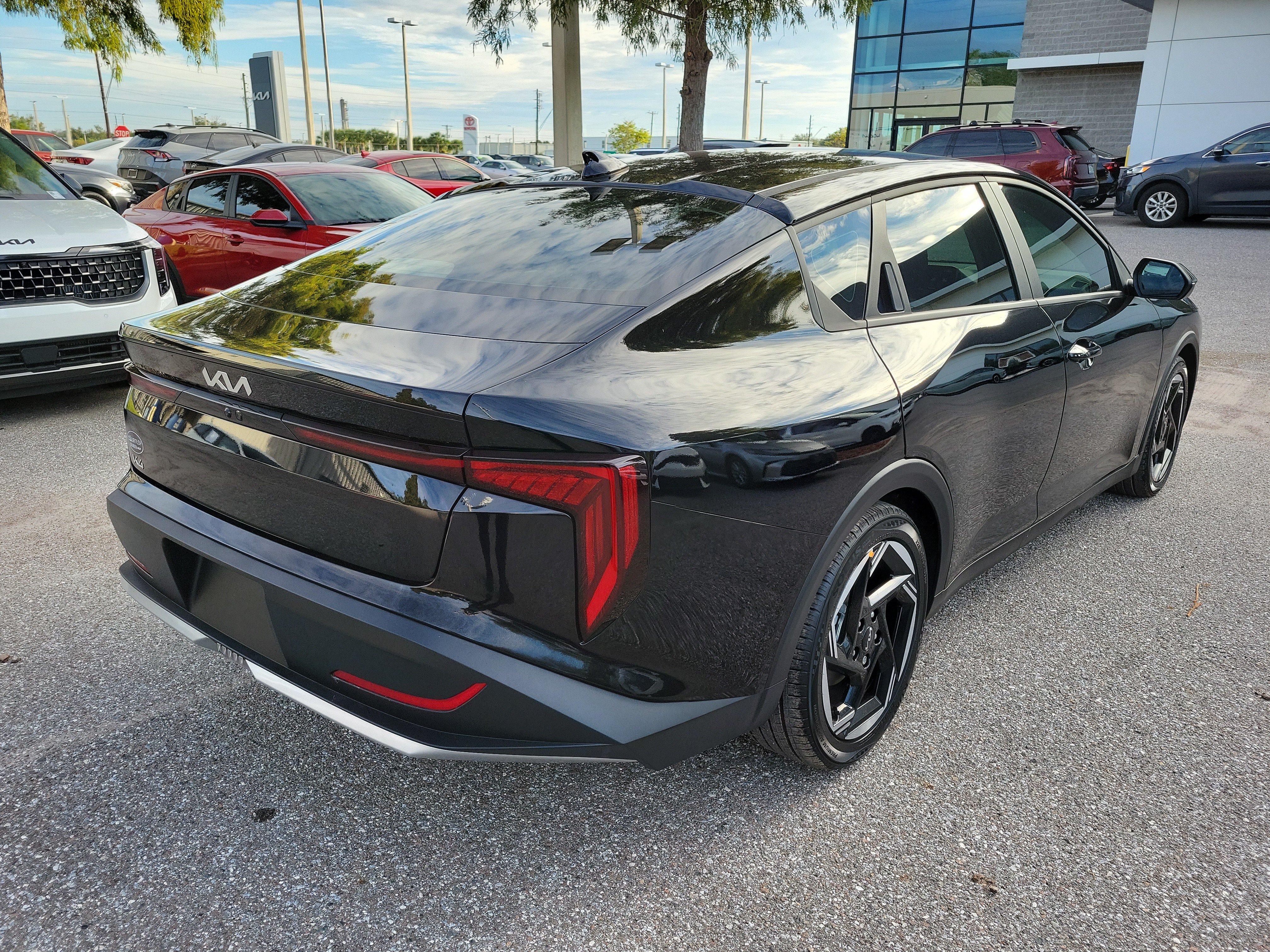 Used 2025 Kia K4 EX FWD image 3