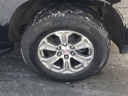 Certified 2024 GMC Yukon XL SLE w/ Gmc Pro Safety Plus Package image 5