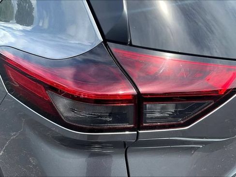 Used 2025 Nissan Rogue S FWD image 23