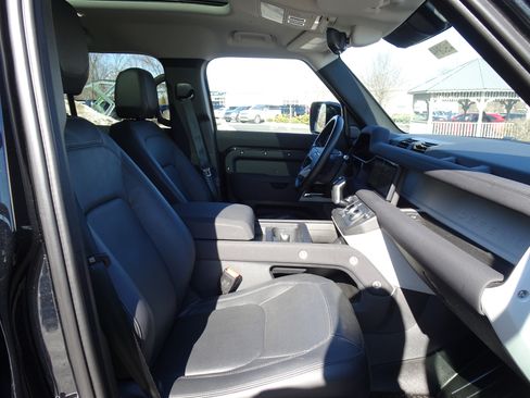 Certified 2023 Land Rover Defender 110 SE image 25