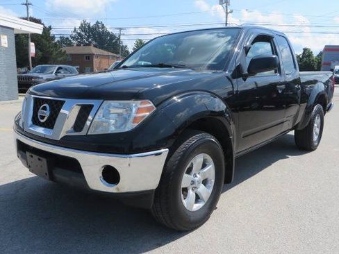 Used 2010 Nissan Frontier SE w/ SE Value Truck Pkg AWD/4WD image 1