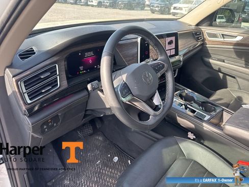 Used 2024 Volkswagen Atlas SEL AWD/4WD image 14