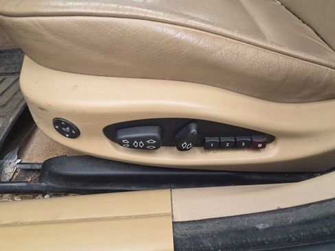 Used 2004 BMW 330xi Sedan image 22