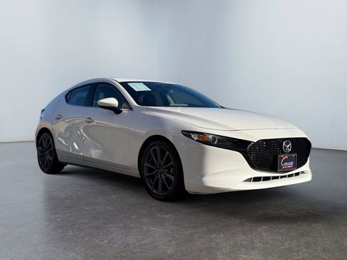 Used 2022 MAZDA MAZDA3 s image 3