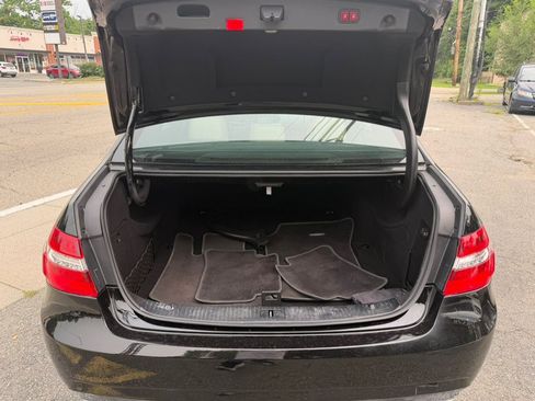 Used 2010 Mercedes-Benz E 350 4MATIC Sedan image 29