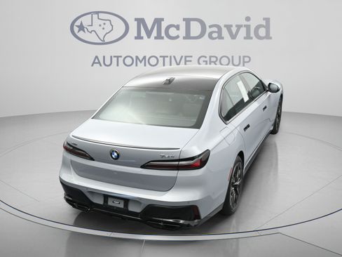 Used 2023 BMW 760i xDrive w/ Executive Package AWD/4WD image 39