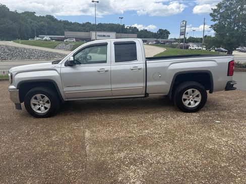 Used 2018 GMC Sierra 1500 SLE w/ SLE Value Package AWD/4WD image 6
