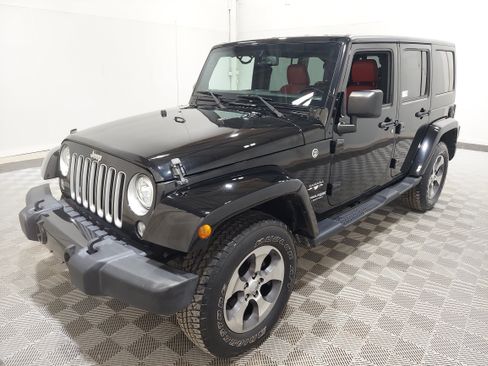 Used 2018 Jeep Wrangler Unlimited Sahara w/ Connectivity Group AWD/4WD image 1