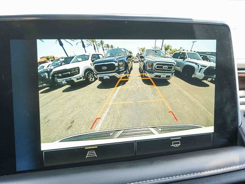 Used 2024 Chevrolet Suburban Premier RWD image 30