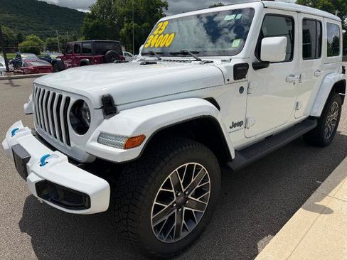 Used 2023 Jeep Wrangler Unlimited Sahara AWD/4WD image 1