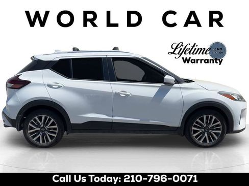 Used 2024 Nissan Kicks SV w/ Interior Electronics Package FWD image 8