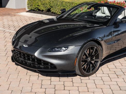 Used 2021 Aston Martin V8 Vantage Roadster image 5