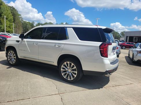 Used 2023 GMC Yukon Denali RWD image 3
