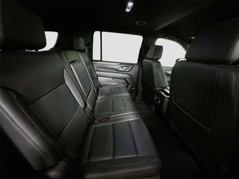 Used 2023 Chevrolet Suburban LT AWD/4WD image 22