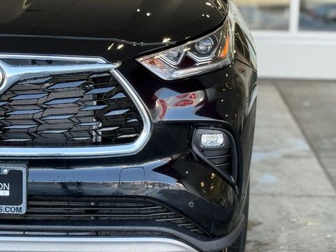 New 2026 Toyota Highlander Platinum image 5