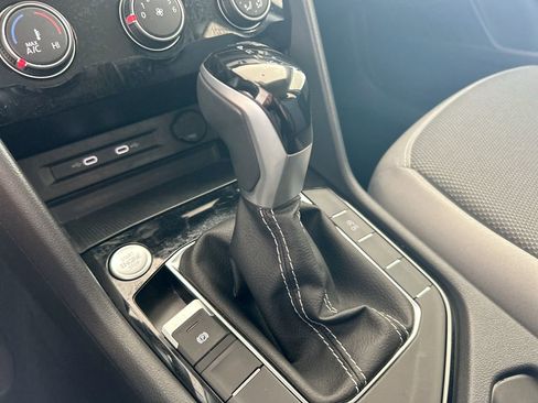 Certified 2024 Volkswagen Taos S FWD image 30