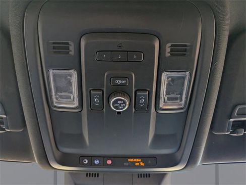 Used 2021 Cadillac Escalade Luxury image 24