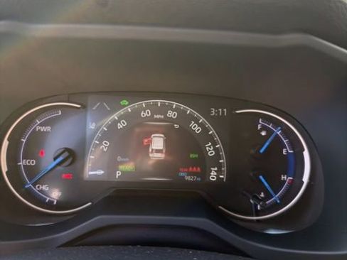 Used 2025 Toyota RAV4 XLE image 1