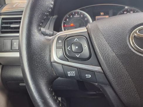 Used 2017 Toyota Camry SE FWD image 18