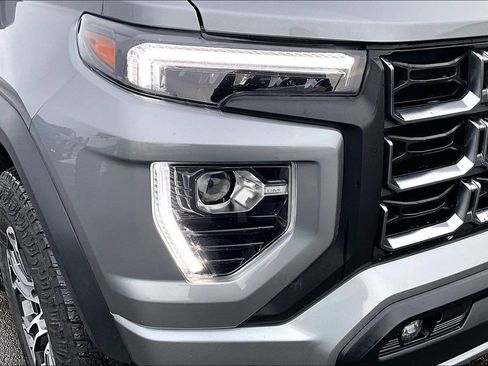 Used 2025 GMC Canyon AT4 image 30